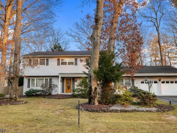 11 Camelot Way, Parsippany-Troy Hills Twp., NJ 07054