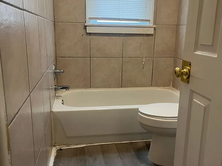 1504 S Knoxville Ave — Photo 13