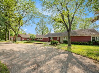 51718 33rd St, Paw Paw, MI 49079