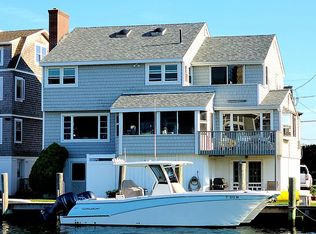 358 W Shore Ave, Groton, CT 06340