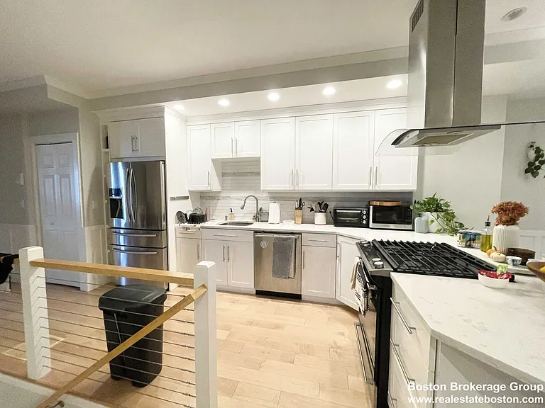 Buttonwood St — Photo 13