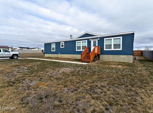 2205 Daybreak Dr, Gillette, WY 82718