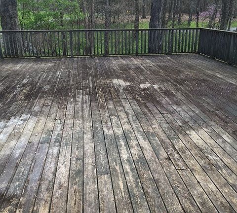 Large Deck For Intertaining