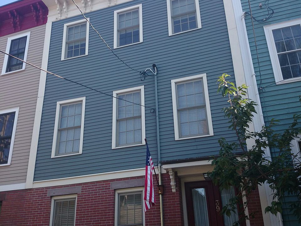 1st image of 39 Russell St