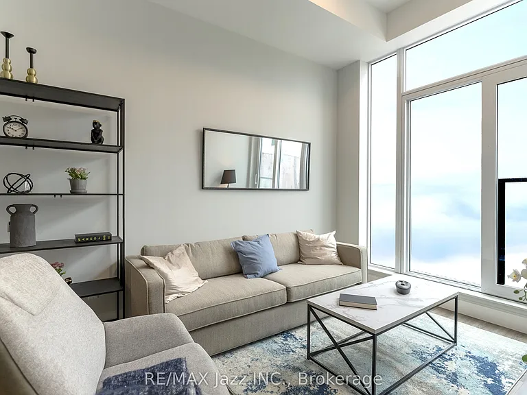 100 Bond St E #305 — Photo 30