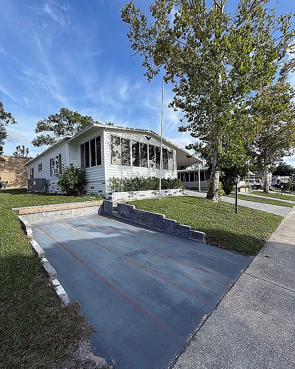1st image of 316 Pineview Dr