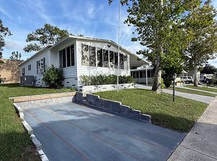316 Pineview Dr, Orange City, FL 32763