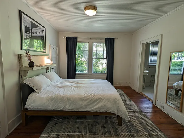Secession Ave — Photo 9
