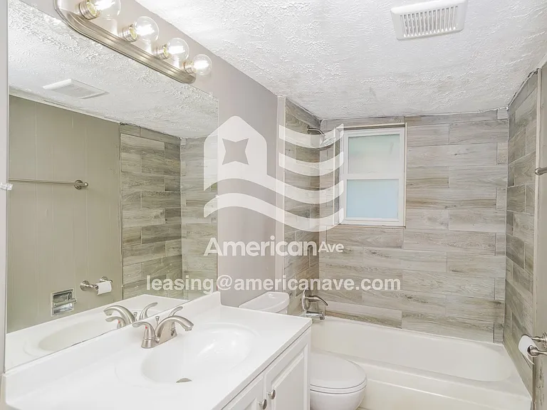 337949_013_wm_-_bathroom_13099201.jpg