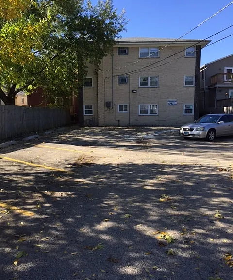 1038 Troost Ave #1 — Photo 2