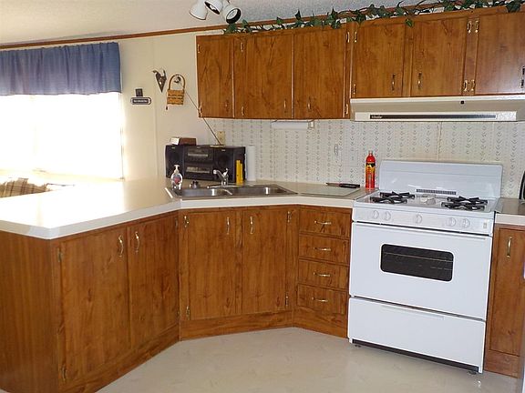 5th image of 120 Resort Dr #&-118