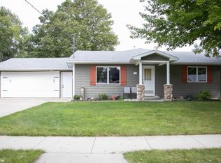 902 S 12th St, Clear Lake, IA 50428