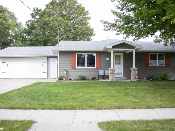 902 S 12th St, Clear Lake, IA 50428