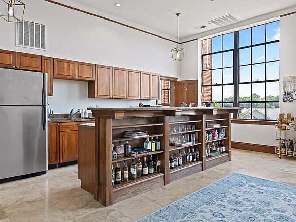 5th image of 1000 E Martin Luther King Blvd APT 303