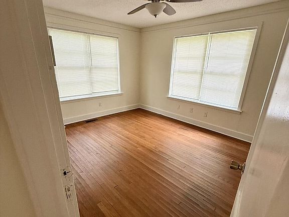 4th image of 4015 Poplar Springs Dr