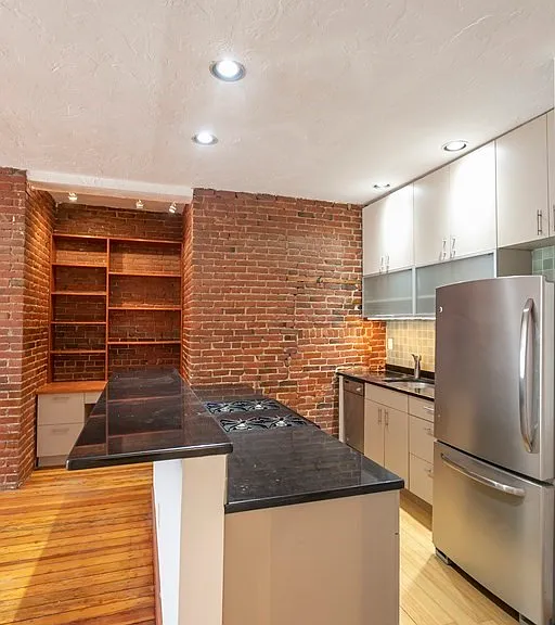 101 Cedar St #2 — Photo 8
