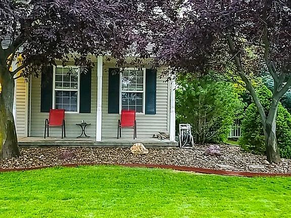 3rd image of 645 Hickory Ln