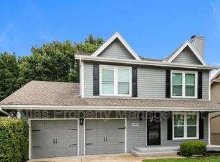 1020 NW 63rd St, Kansas City, MO 64118