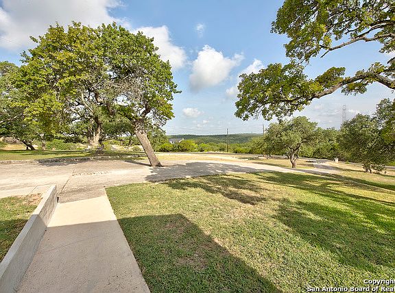 5th image of 2738 Hiline Dr