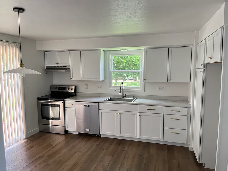 800 Glenhaven Ln — Photo 1
