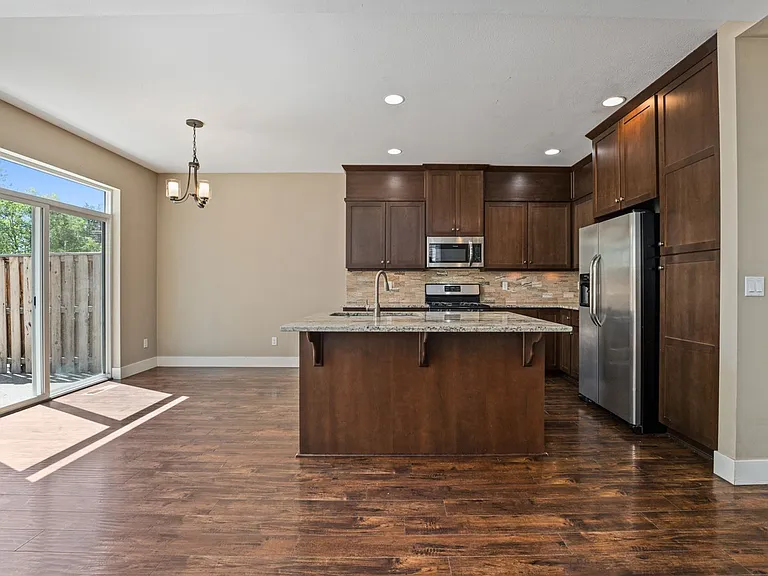 1064 SE Leonel Ln — Photo 14