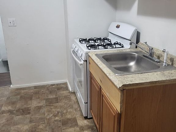 4th image of 116 N Scott St #2