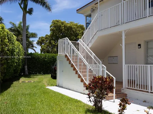 2200 Calais Dr APT 2, Miami Beach, FL 33141