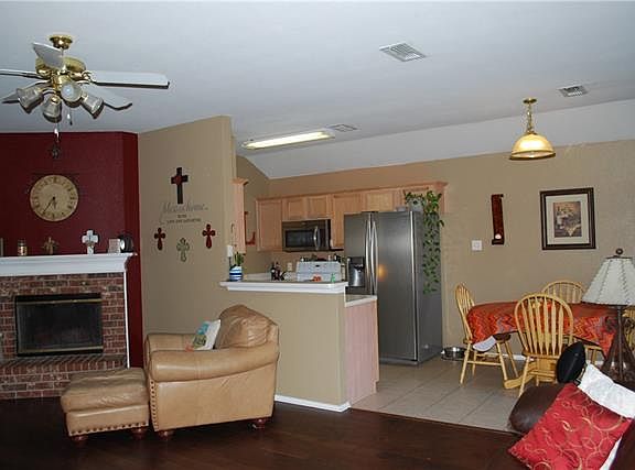 3rd image of 10620 Braewood Dr