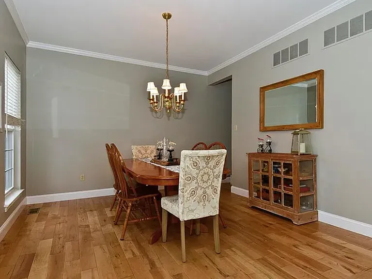 119 Wimbledon Ct — Photo 1