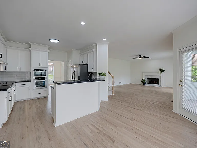 5795 Dovnick Dr — Photo 23