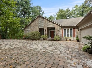 325 Silent Rise Ln, Flat Rock, NC 28731