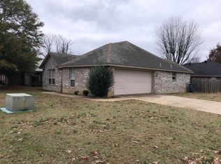 34 Hartwell Cir, Searcy, AR 72143