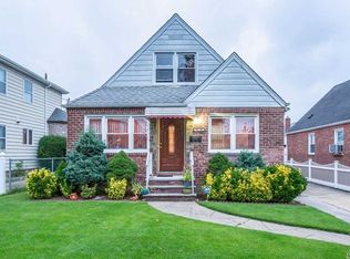 8319 266th St, Glen Oaks, NY 11004