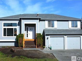 5727 Parkview Ln, Everett, WA 98203