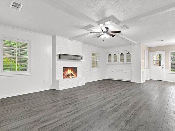 5th image of 2023 Hickory Creek Dr