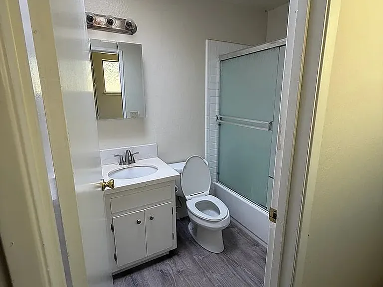 25 Lewis Ave — Photo 4