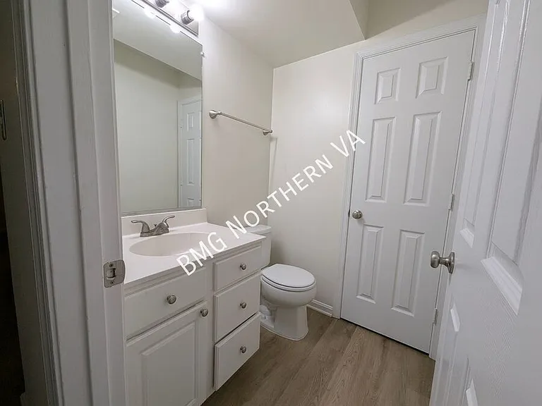 10207 Magnolia Grove Dr — Photo 2