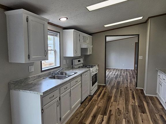 2nd image of 2737 W Washington Ctr #284