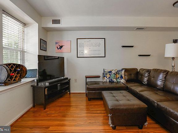 4th image of 2586 S Arlington Mill Dr #5