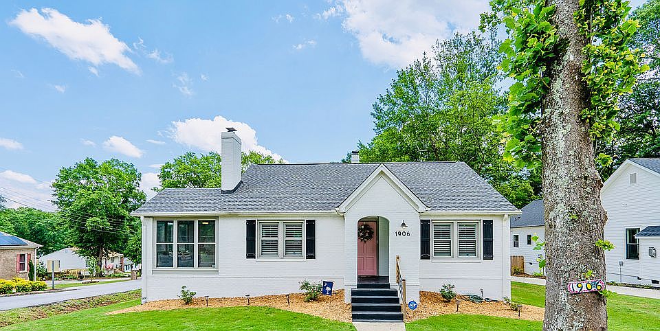 1906 East North Street