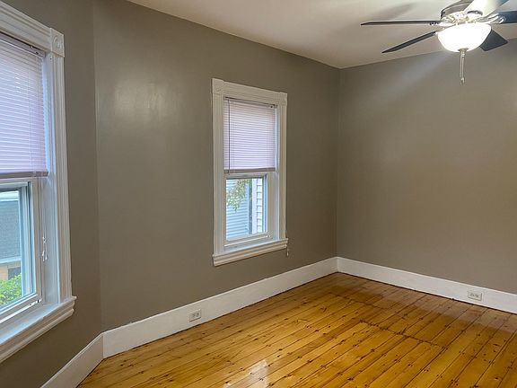 2nd Floor-Living Room