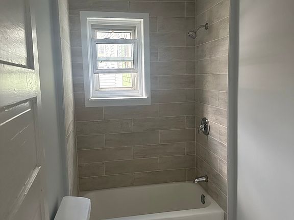 4th image of 305-307 N 3rd St