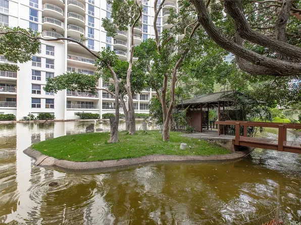 469 Ena Rd APT 1405, Honolulu, HI 96815