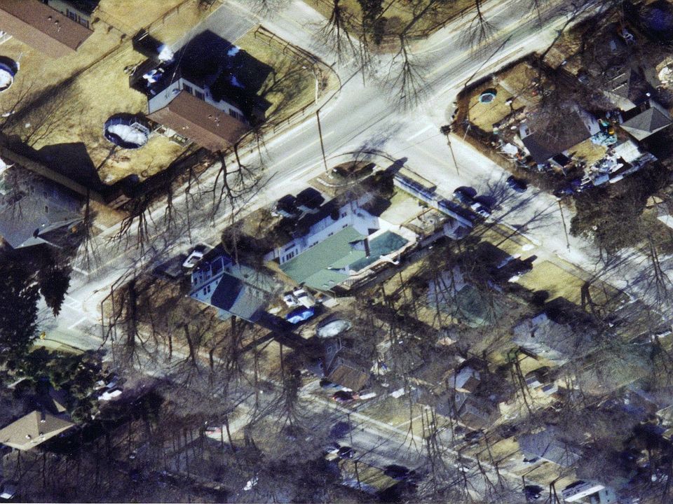 2nd image of 25 Carleton Ave