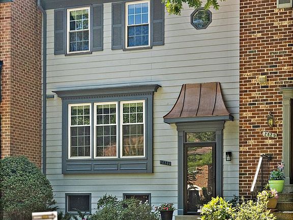 4th image of 2827 Kelly Sq