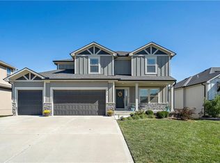 709 Savannah Dr, Greenwood, MO 64034