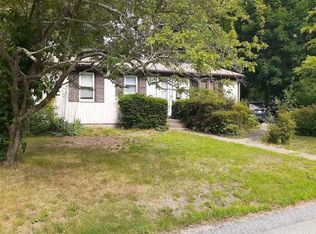 124 Lockwood St, West Warwick, RI 02893