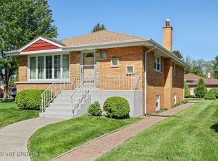 8461 Leclaire Ave, Burbank, IL 60459