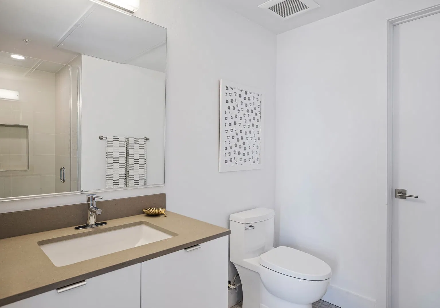 SW — Photo 1