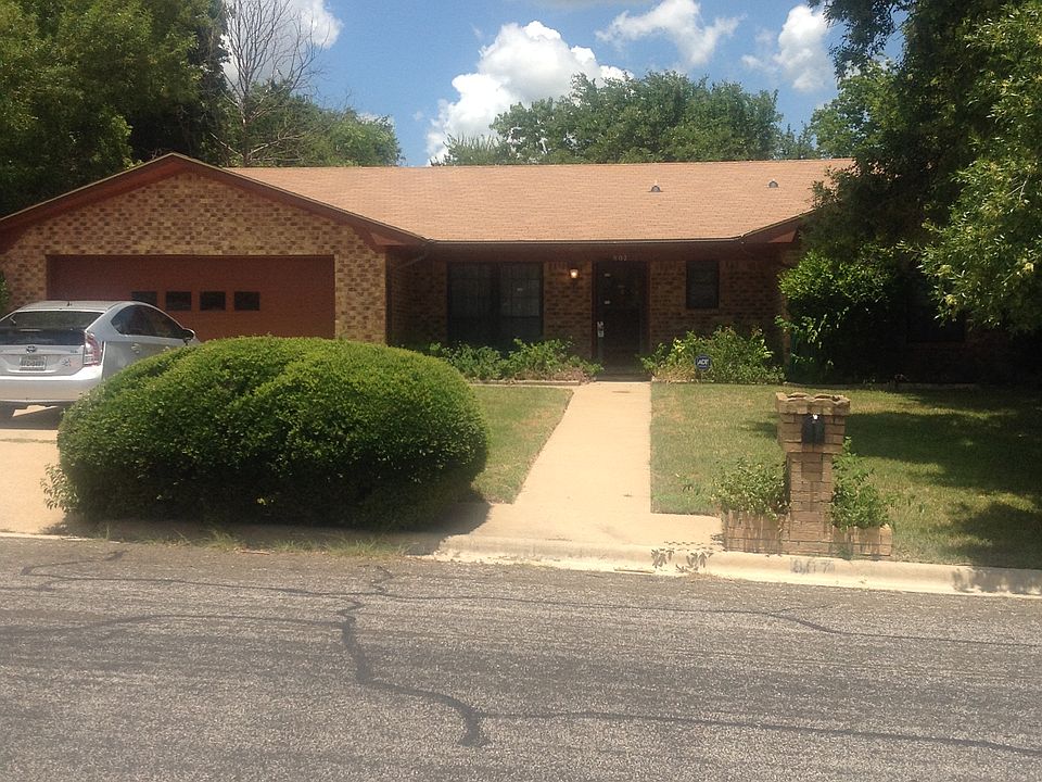 1st image of 807 E Woodlawn Dr